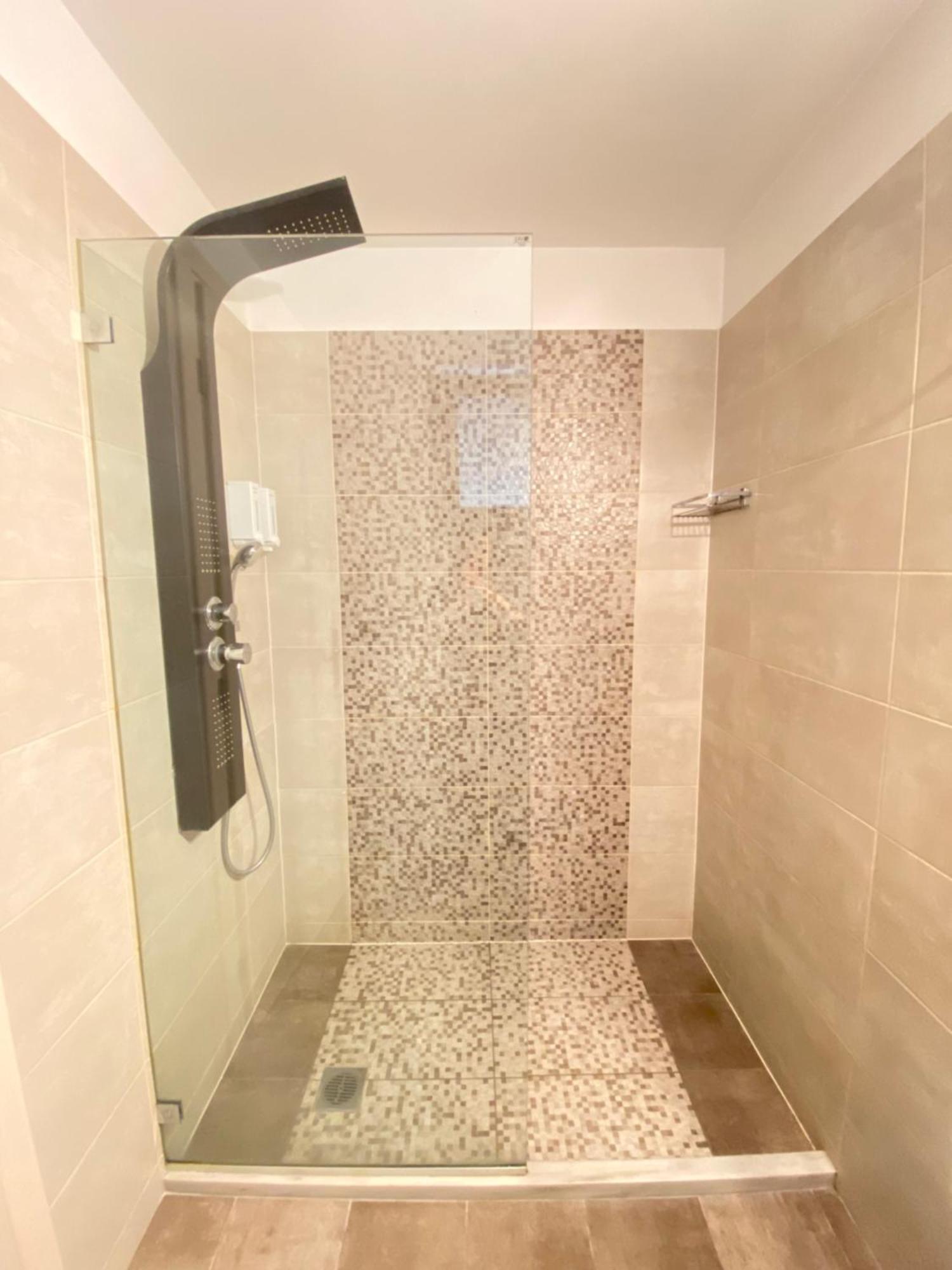 Tins Hotel City - أثينا المظهر الخارجي الصورة
