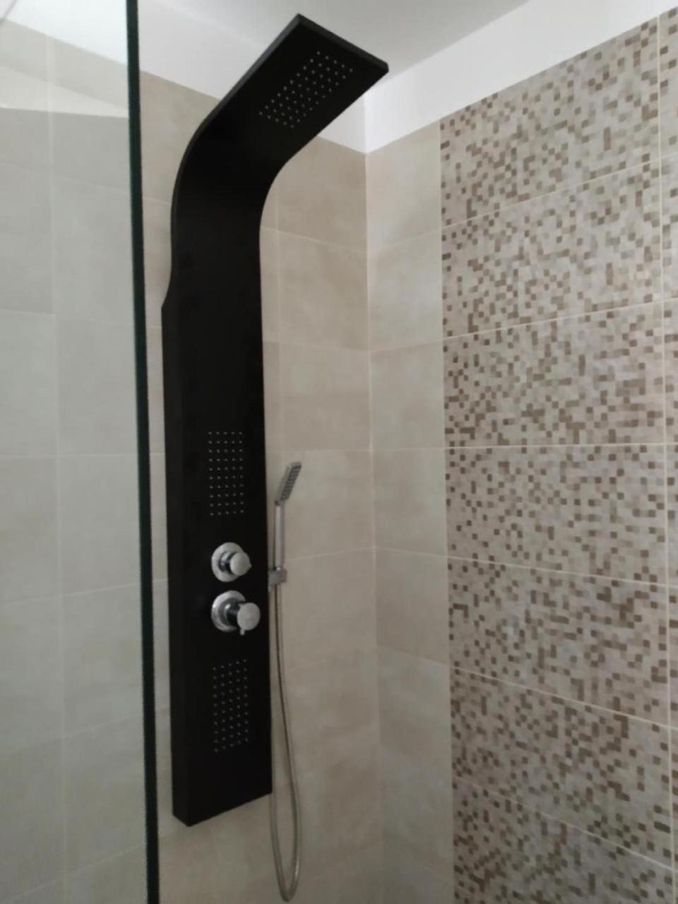 Tins Hotel City - أثينا المظهر الخارجي الصورة